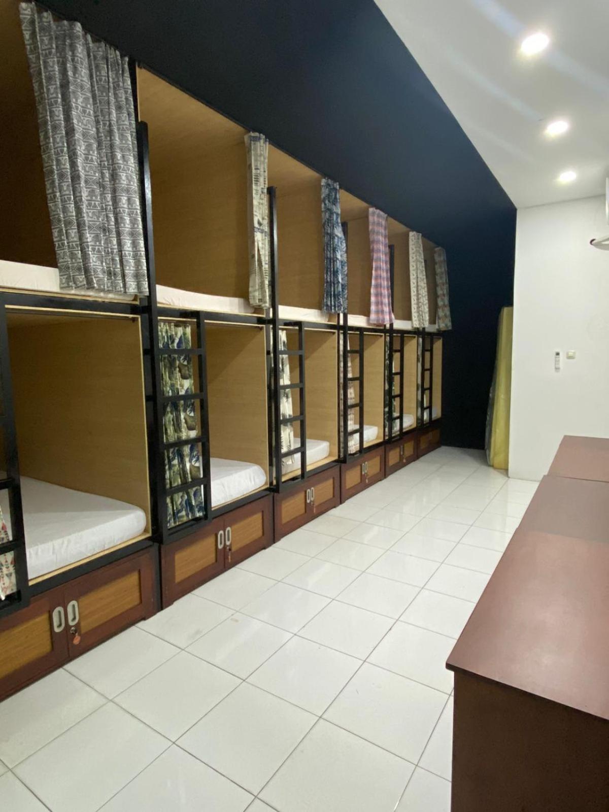 Innbox Hostel Sorong Exteriér fotografie